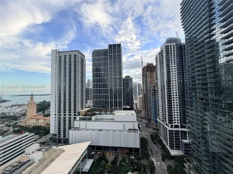 851 NE 1st Avenue Miami FL 33132