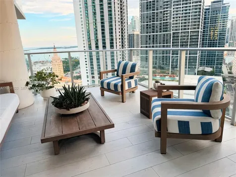851 NE 1st Avenue Miami FL 33132