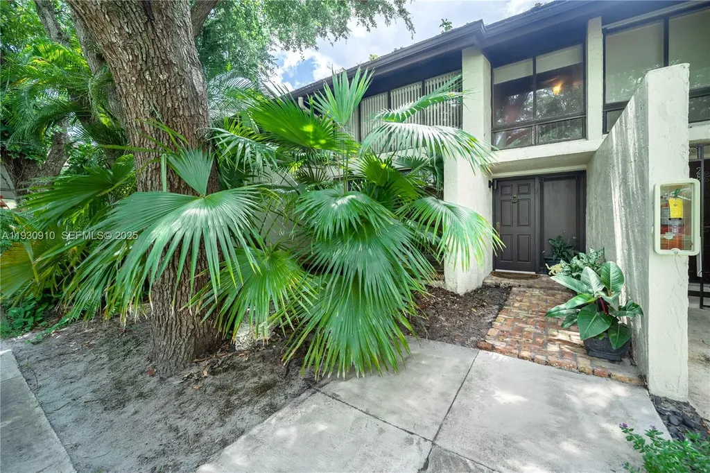 19212 NE 25th Avenue Miami FL 33180