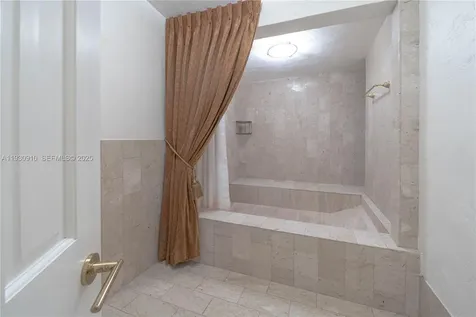 19212 NE 25th Avenue Miami FL 33180