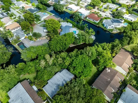 19212 NE 25th Avenue Miami FL 33180