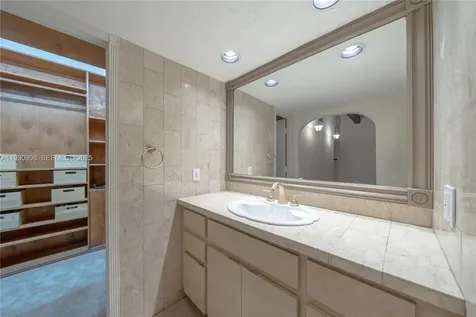 19212 NE 25th Avenue Miami FL 33180