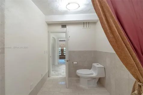 19212 NE 25th Avenue Miami FL 33180
