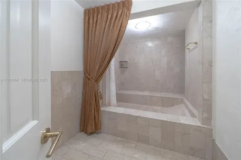 19212 NE 25th Avenue Miami FL 33180