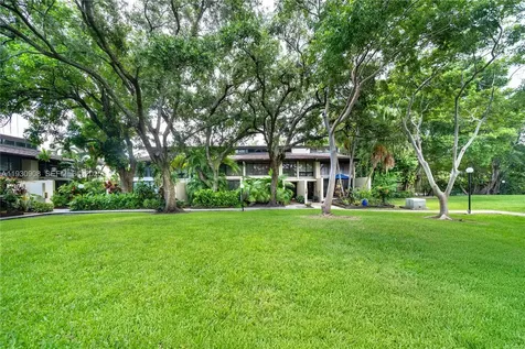 19212 NE 25th Avenue Miami FL 33180