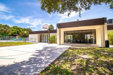 19212 NE 25th Avenue Miami FL 33180