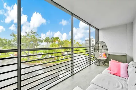 3900 N Hills Drive Hollywood FL 33021