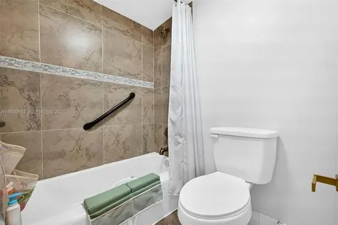 3900 N Hills Drive Hollywood FL 33021