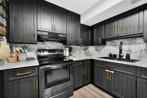 3900 N Hills Drive Hollywood FL 33021