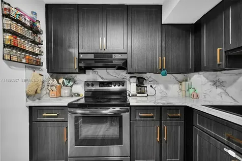 3900 N Hills Drive Hollywood FL 33021