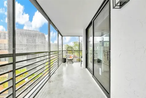 3900 N Hills Drive Hollywood FL 33021