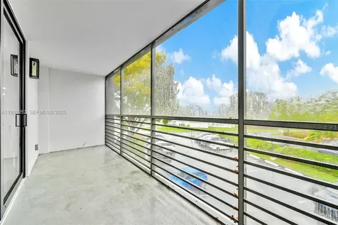 3900 N Hills Drive Hollywood FL 33021