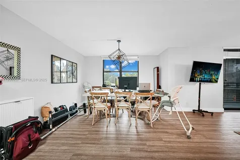 3900 N Hills Drive Hollywood FL 33021