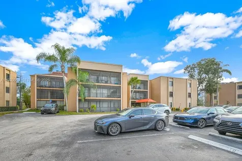 3900 N Hills Drive Hollywood FL 33021
