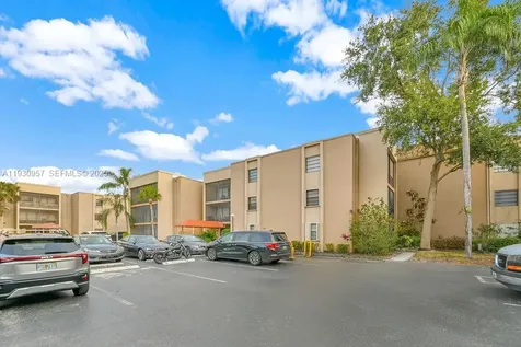 3900 N Hills Drive Hollywood FL 33021