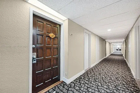 3900 N Hills Drive Hollywood FL 33021