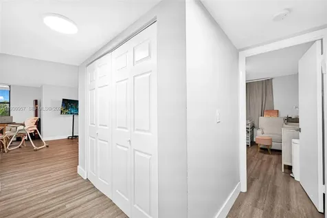 3900 N Hills Drive Hollywood FL 33021