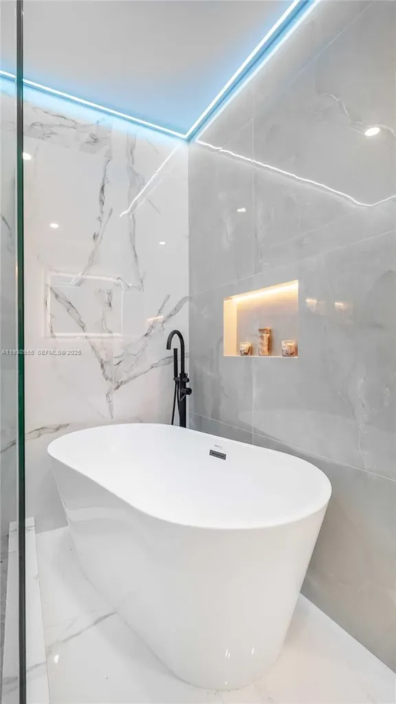 817 NW 17th Street Fort Lauderdale FL 33311