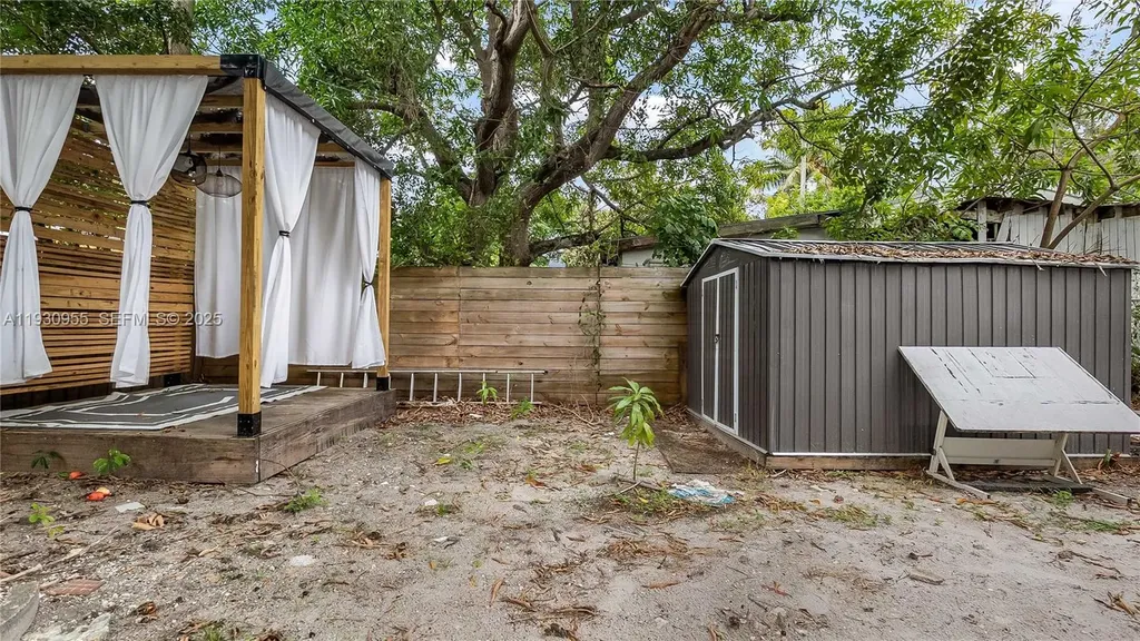 817 NW 17th Street Fort Lauderdale FL 33311