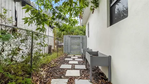817 NW 17th Street Fort Lauderdale FL 33311