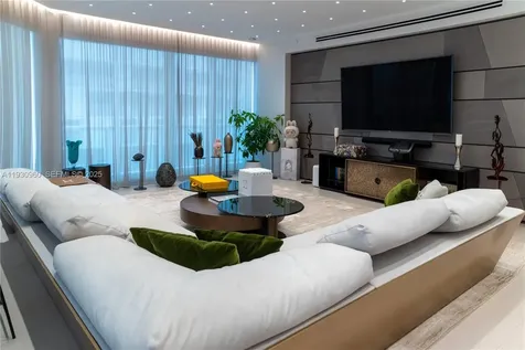10101 Collins Avenue Bal Harbour FL 33154