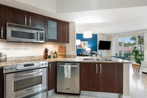 19900 E Country Club Drive Aventura FL 33180