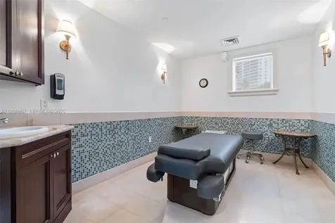 19900 E Country Club Drive Aventura FL 33180