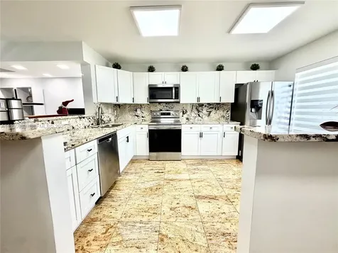 934 NE 27th Avenue Hallandale Beach FL 33009