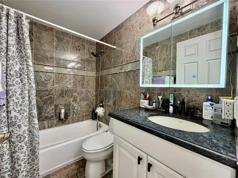 934 NE 27th Avenue Hallandale Beach FL 33009