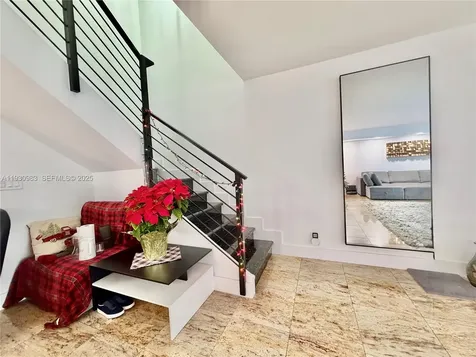 934 NE 27th Avenue Hallandale Beach FL 33009