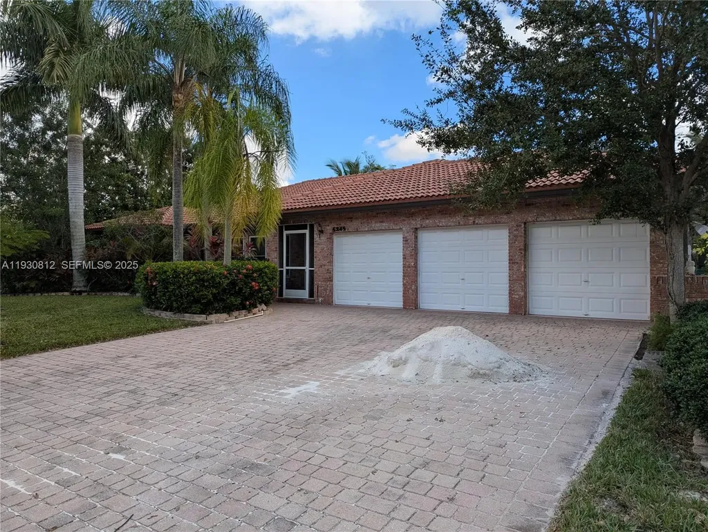5245 NW 58th Terrace Coral Springs FL 33067