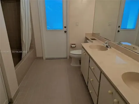 5245 NW 58th Terrace Coral Springs FL 33067