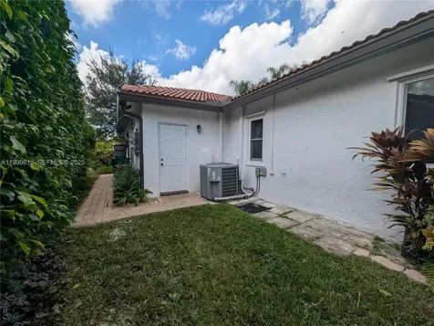 5245 NW 58th Terrace Coral Springs FL 33067