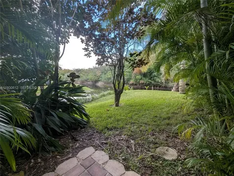 5245 NW 58th Terrace Coral Springs FL 33067