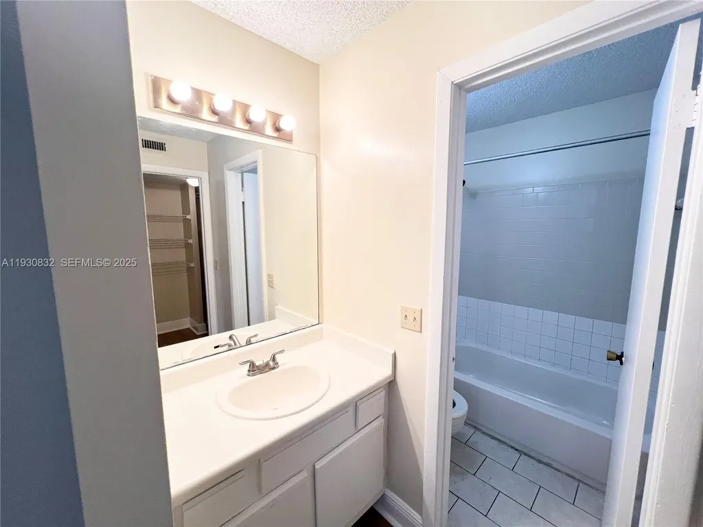 4581 W Mcnab Road Pompano Beach FL 33069