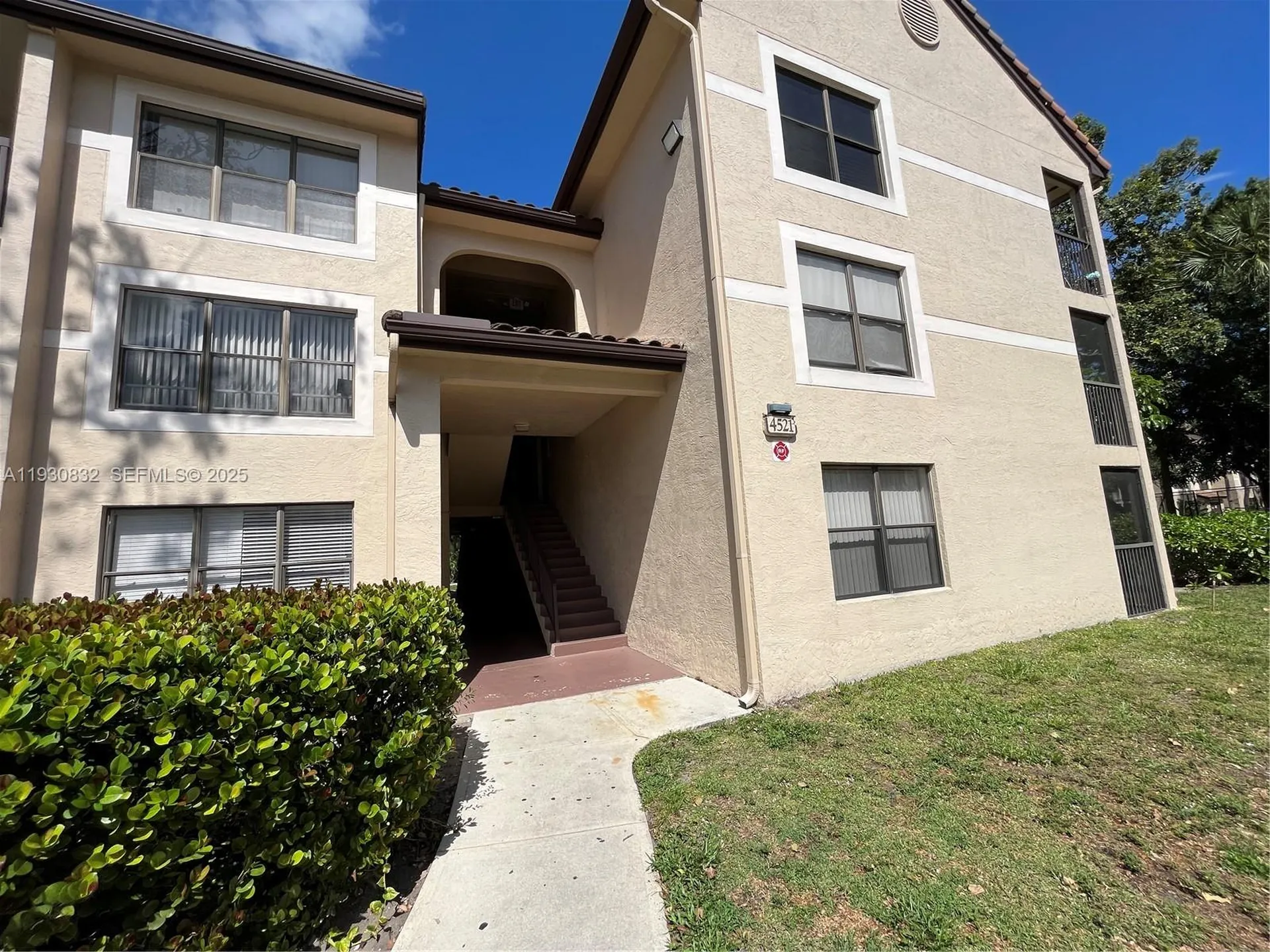 4581 W Mcnab Road Pompano Beach FL 33069