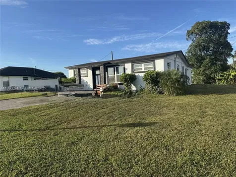 415 SE 4th Street South Bay FL 33493