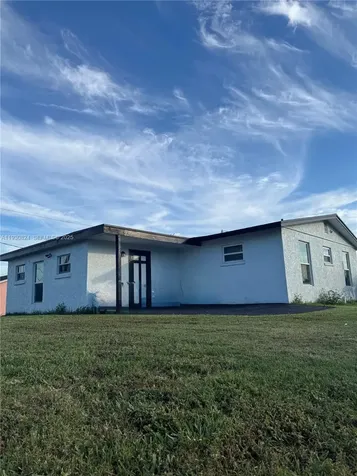 415 SE 4th Street South Bay FL 33493