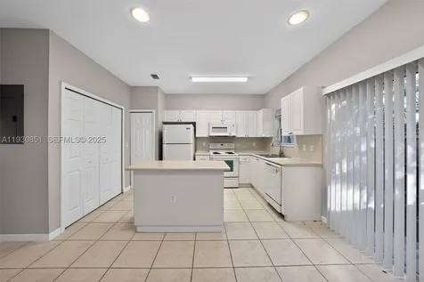 1614 SE 31st Court Homestead FL 33035