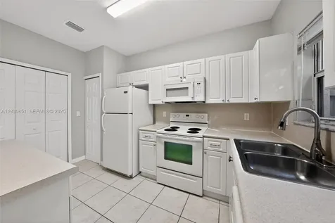 1614 SE 31st Court Homestead FL 33035