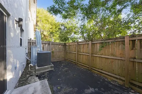 1614 SE 31st Court Homestead FL 33035