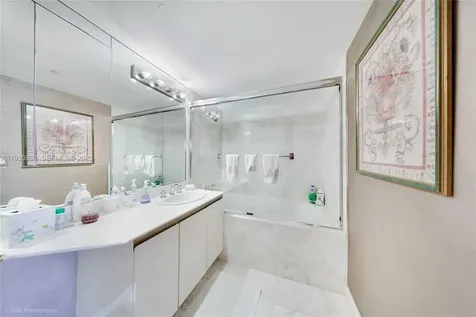 2600 Island Boulevard Aventura FL 33160