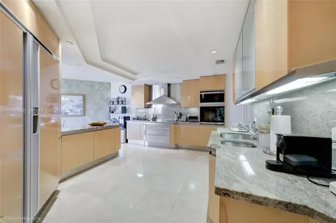 2600 Island Boulevard Aventura FL 33160