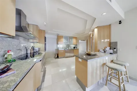 2600 Island Boulevard Aventura FL 33160