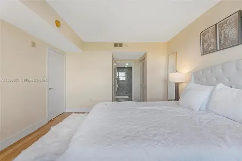 19501 W Country Club Drive Aventura FL 33180