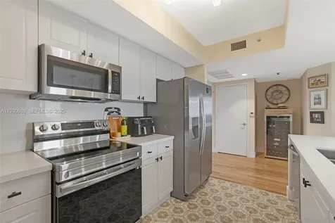 19501 W Country Club Drive Aventura FL 33180