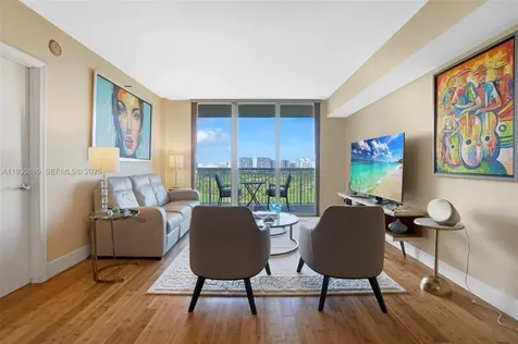 19501 W Country Club Drive Aventura FL 33180