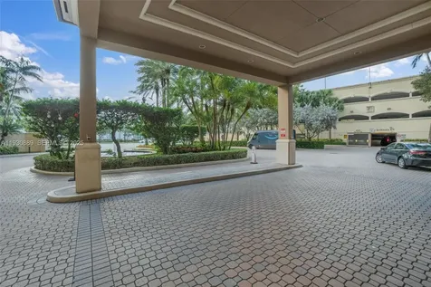 19501 W Country Club Drive Aventura FL 33180