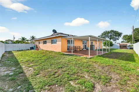 2901 NW 185th Street Miami Gardens FL 33056