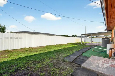 2901 NW 185th Street Miami Gardens FL 33056